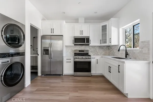 $1,895 | 19950 Archwood Street, Winnetka, CA 91306