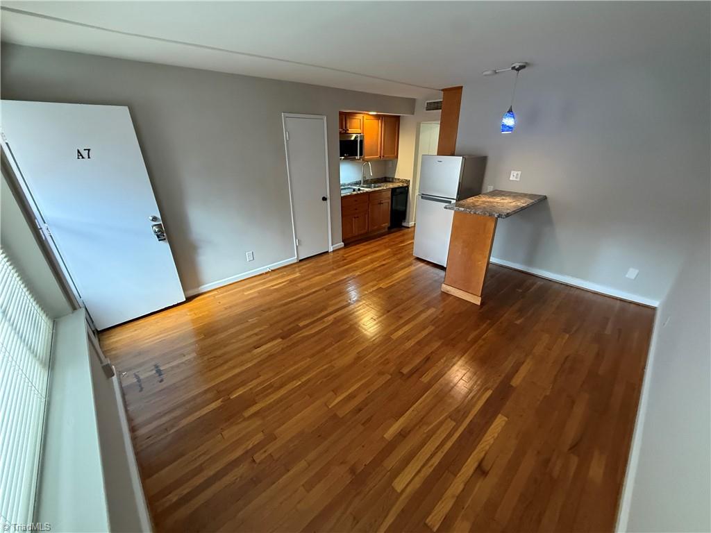 1900 Queen Street, Unit A7 Winston-Salem, NC 27103 - Photo 3 of 8