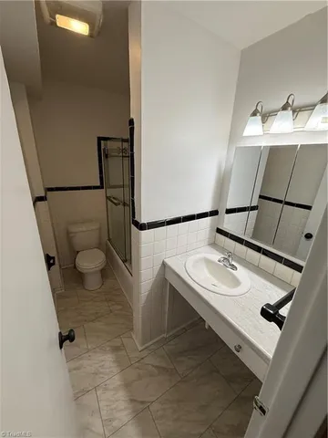 $745 | 1900 Queen Street, Unit A7, Winston-Salem, NC 27103