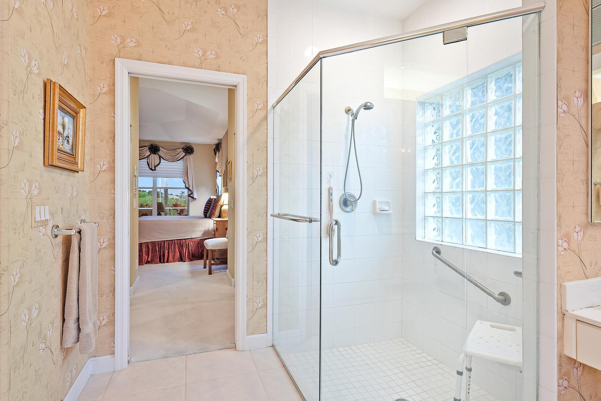 8157 Southeast Double Tree Drive Hobe Sound, FL 33455 - Photo 20 of 46 Master Bath