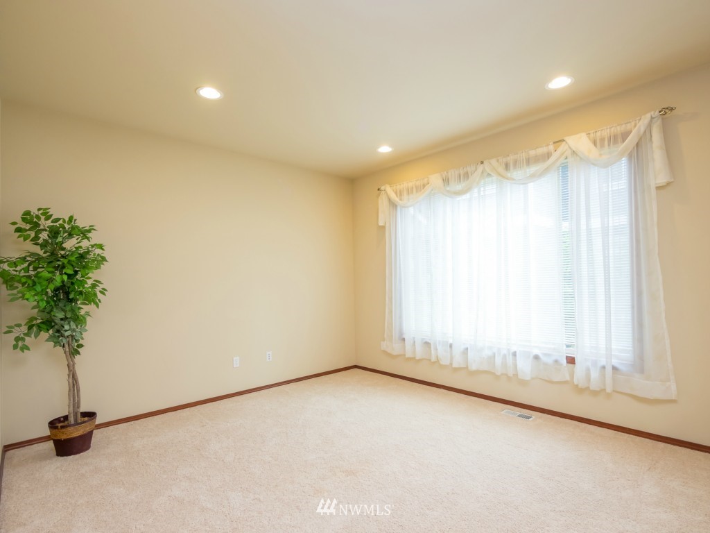 21607 10th Court Southeast Bothell, WA 98021 - Photo 6 of 25