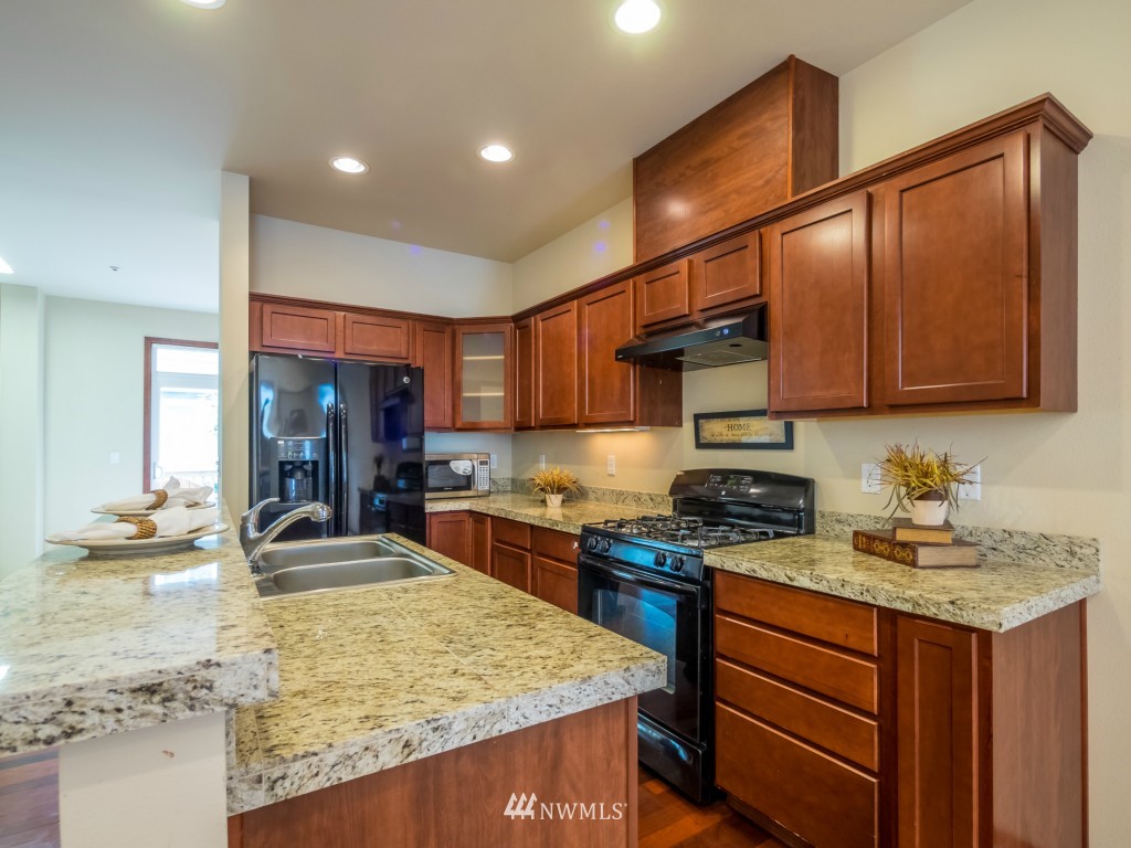 21607 10th Court Southeast Bothell, WA 98021 - Photo 9 of 25