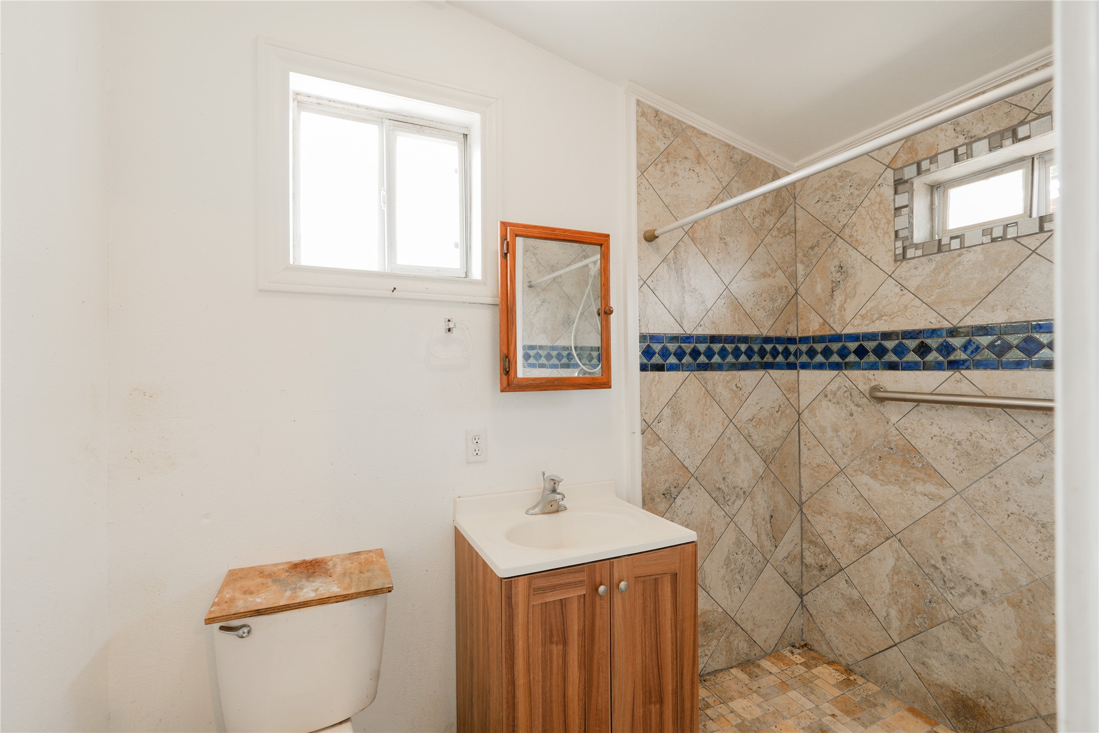 7613 Appleton Street Houston, TX 77022 - Photo 14 of 23 Gallery Image 14