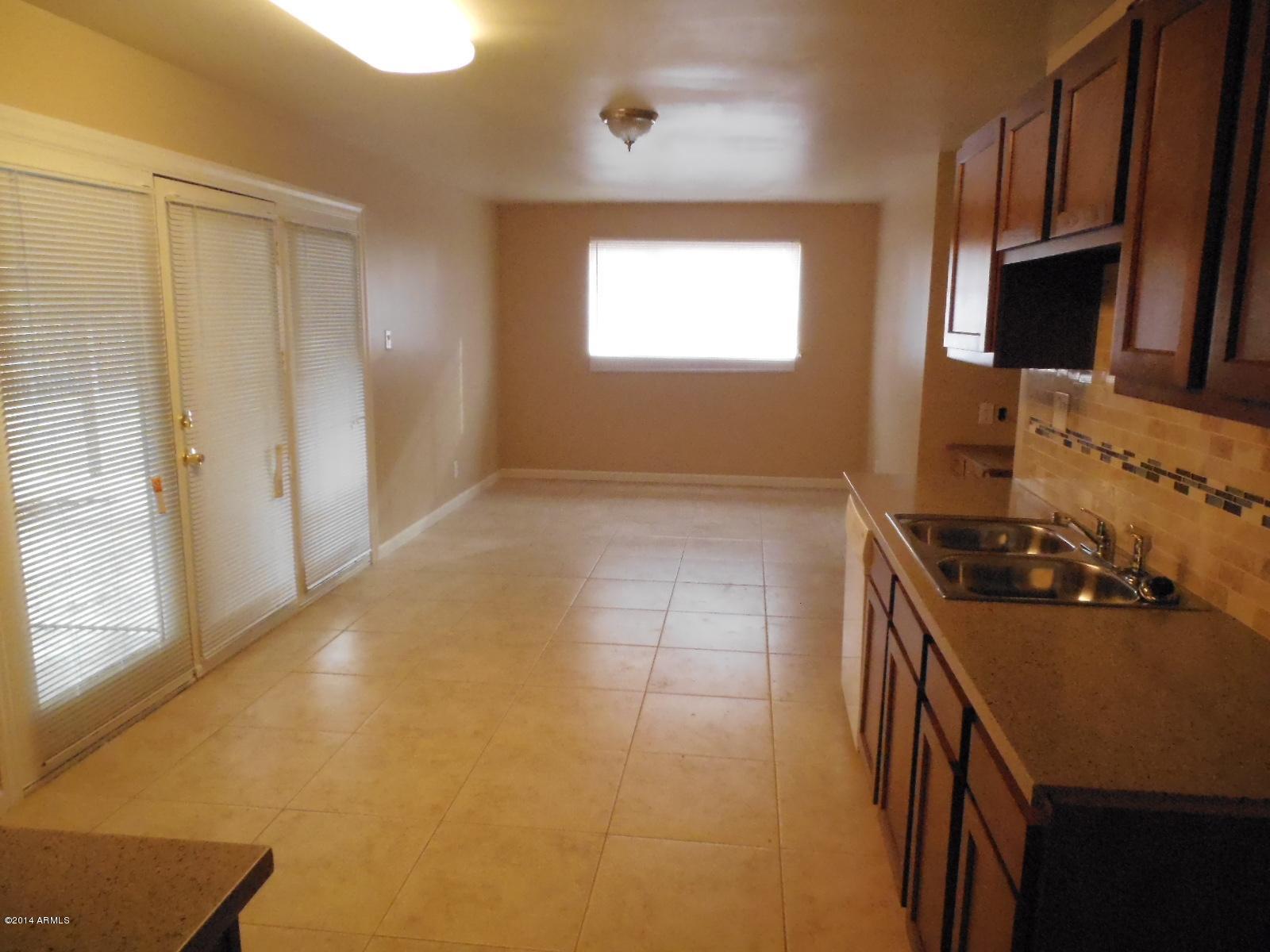 2637 West Lamar Road Phoenix, AZ 85017 - Photo 13 of 28 2014-12-15 14