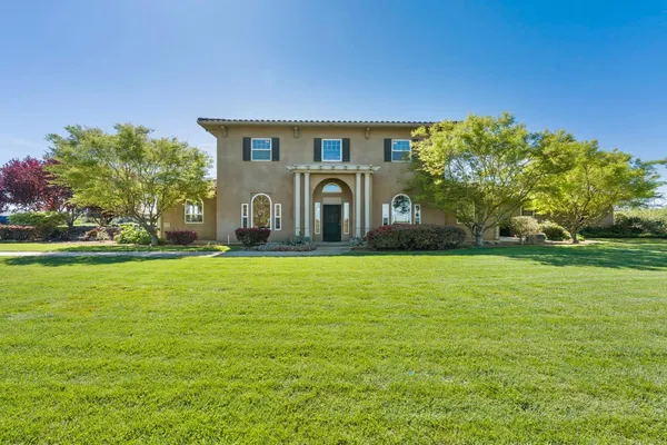 $1,599,000 | 7484 Dusty Lane, Modesto, CA 95357