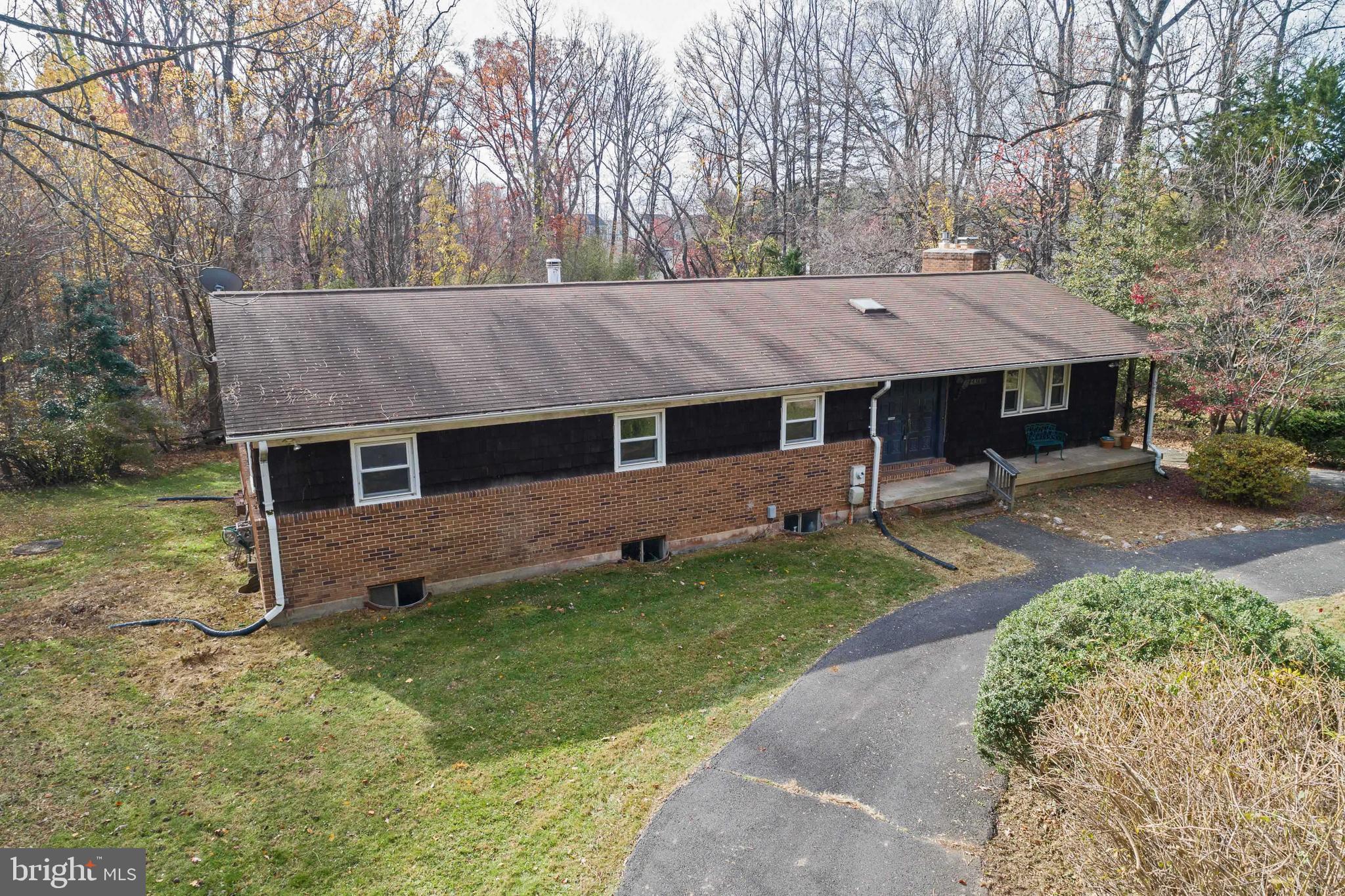 12515 Ox Hunt Road Herndon, VA 20171 - Photo 2 of 37