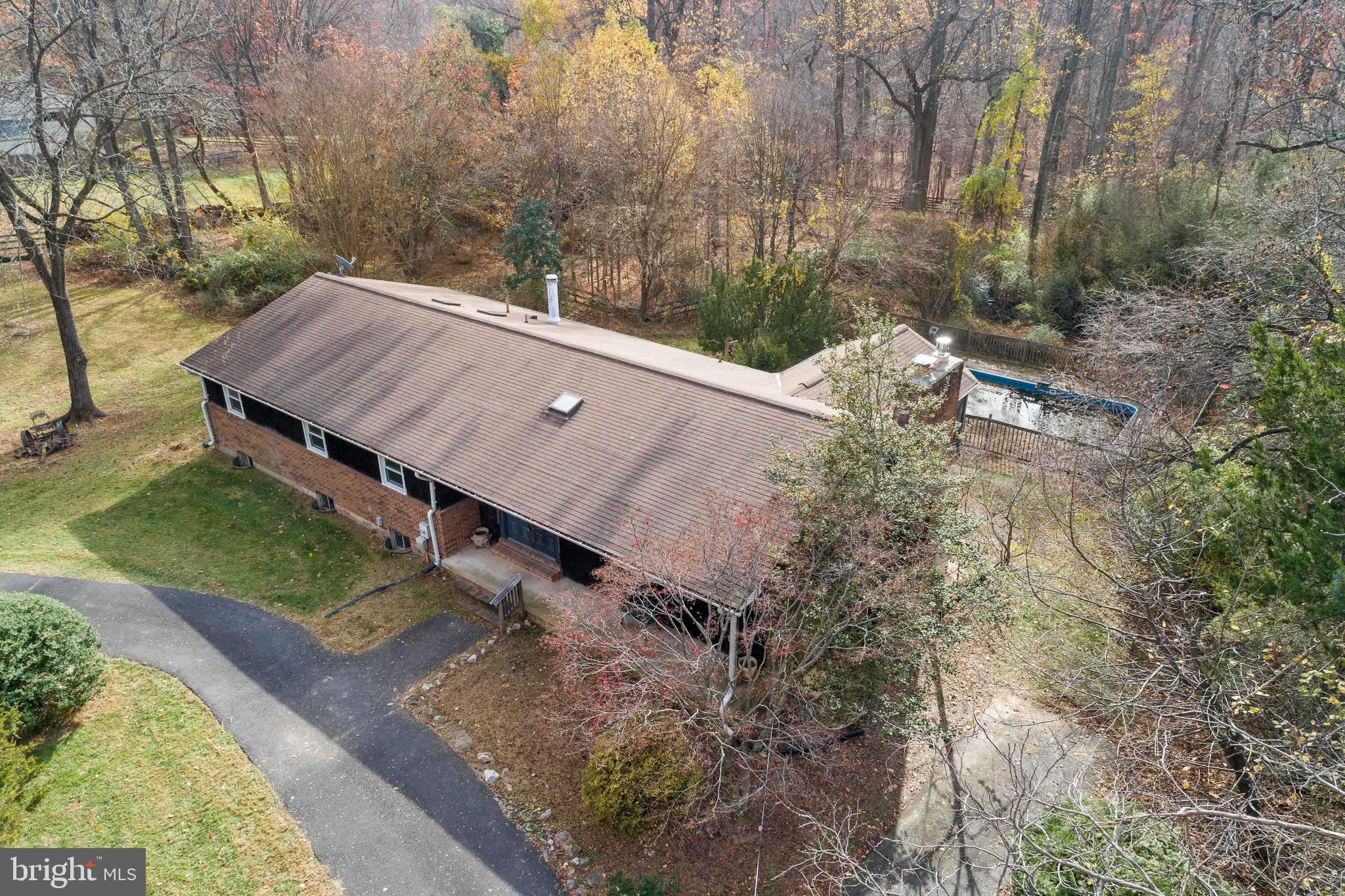 12515 Ox Hunt Road Herndon, VA 20171 - Photo 3 of 37