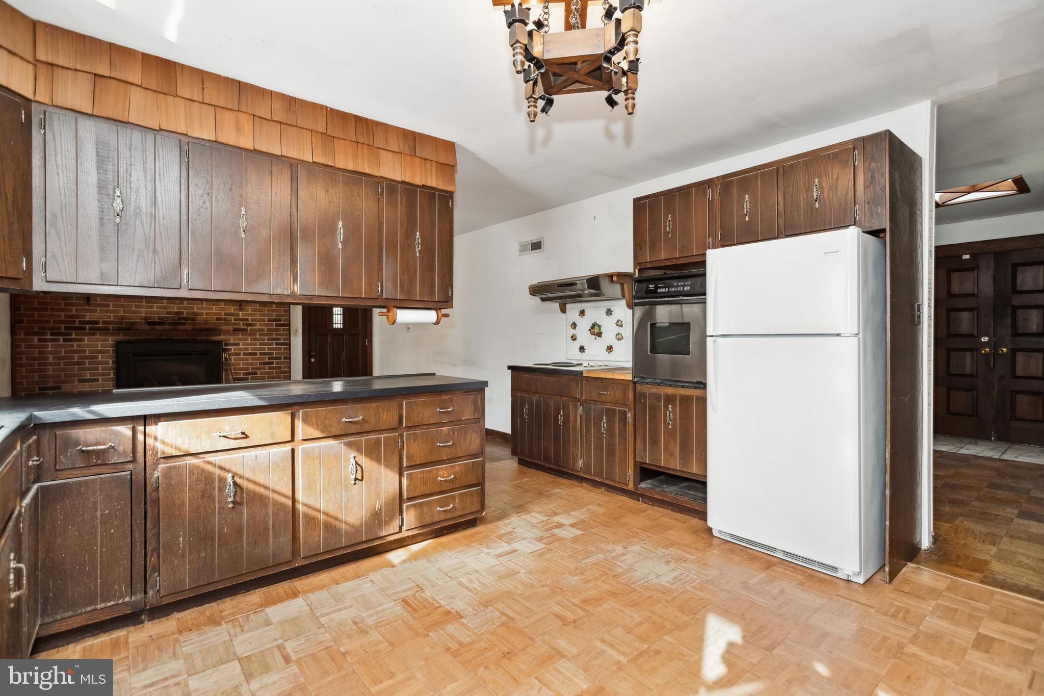 12515 Ox Hunt Road Herndon, VA 20171 - Photo 8 of 37