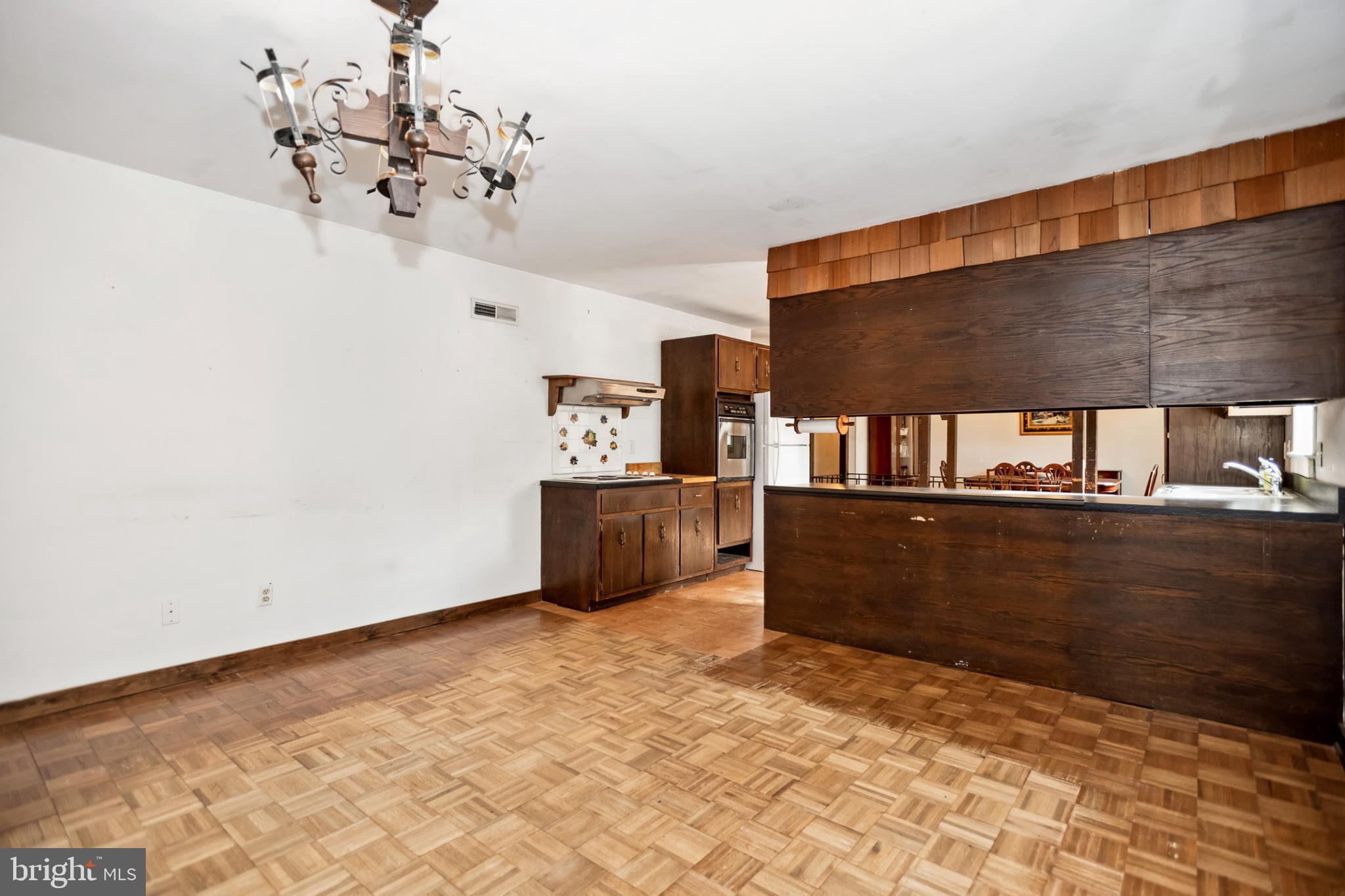 12515 Ox Hunt Road Herndon, VA 20171 - Photo 9 of 37