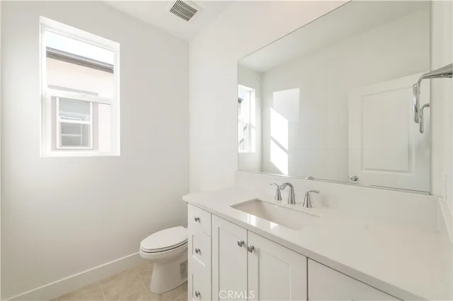 $6,000 | 466 Lobata, Irvine, CA 92618