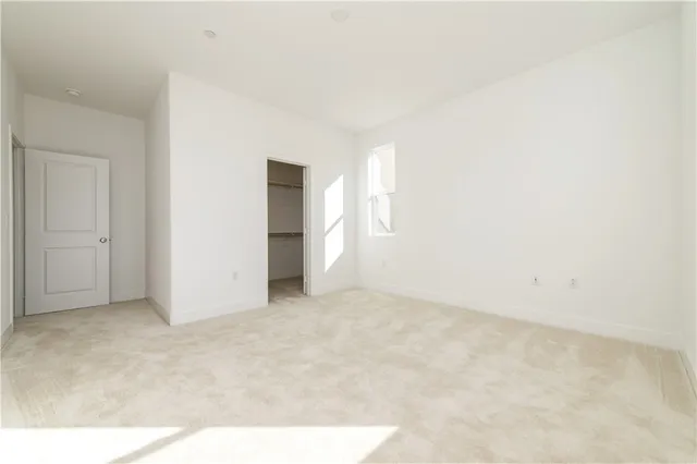 $6,000 | 466 Lobata, Irvine, CA 92618