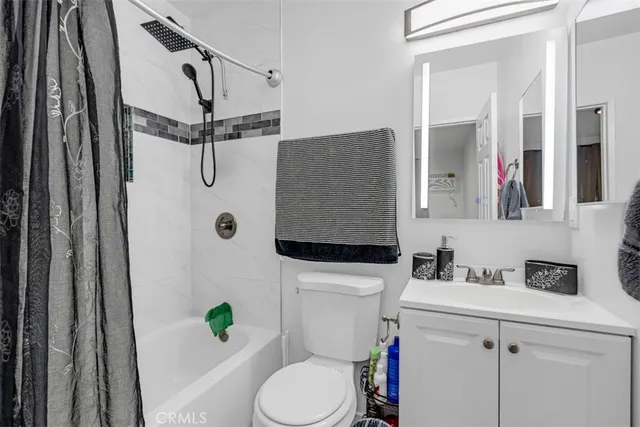 $4,985,000 | 6652 Darby Avenue, Reseda, CA 91335