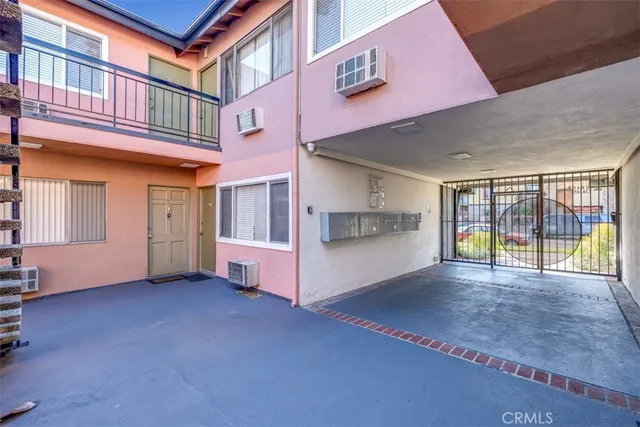 $4,985,000 | 6652 Darby Avenue, Reseda, CA 91335