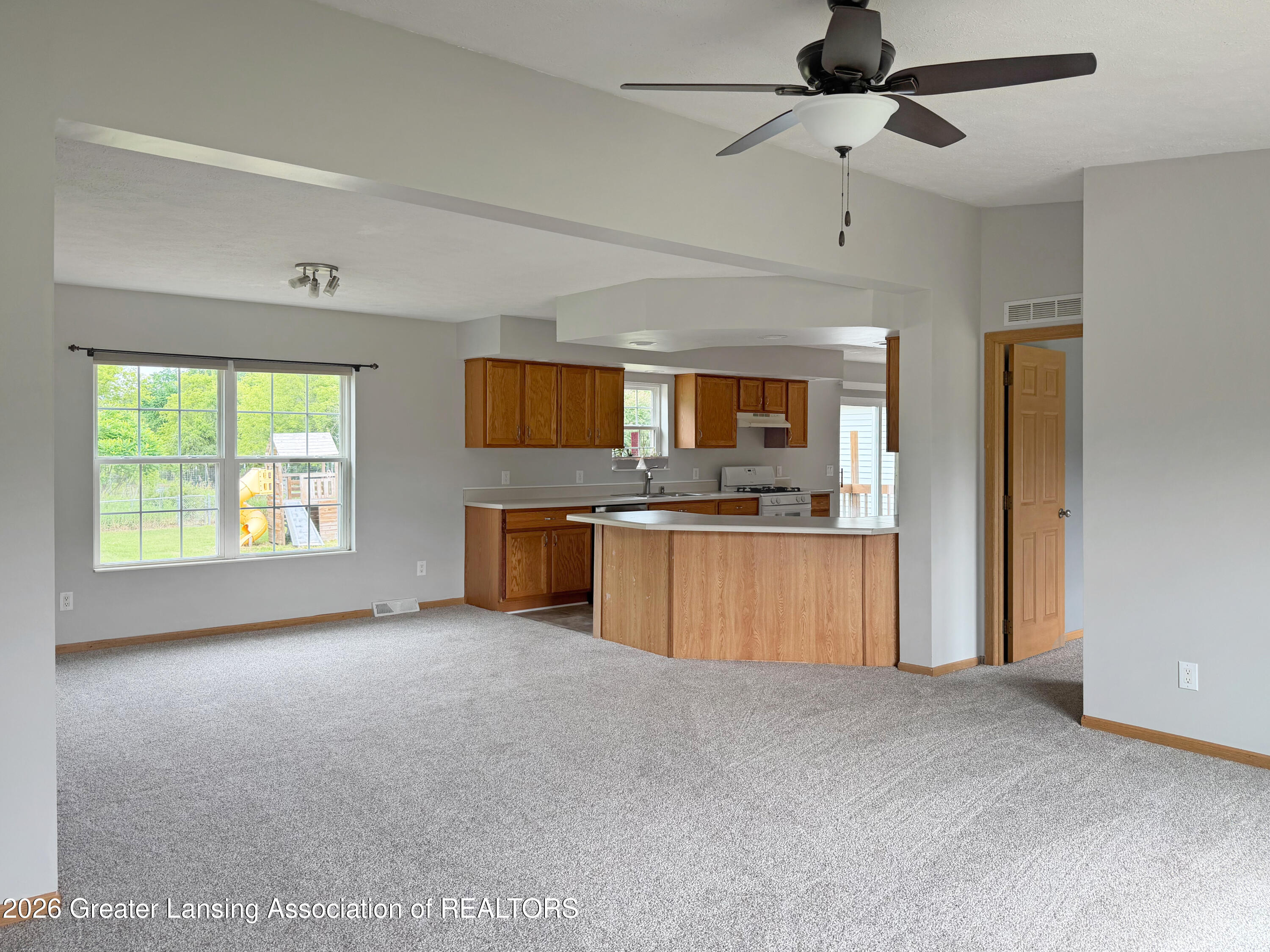 3248 Lienhart Road Dansville, MI 48819 - Photo 3 of 62 Living Room