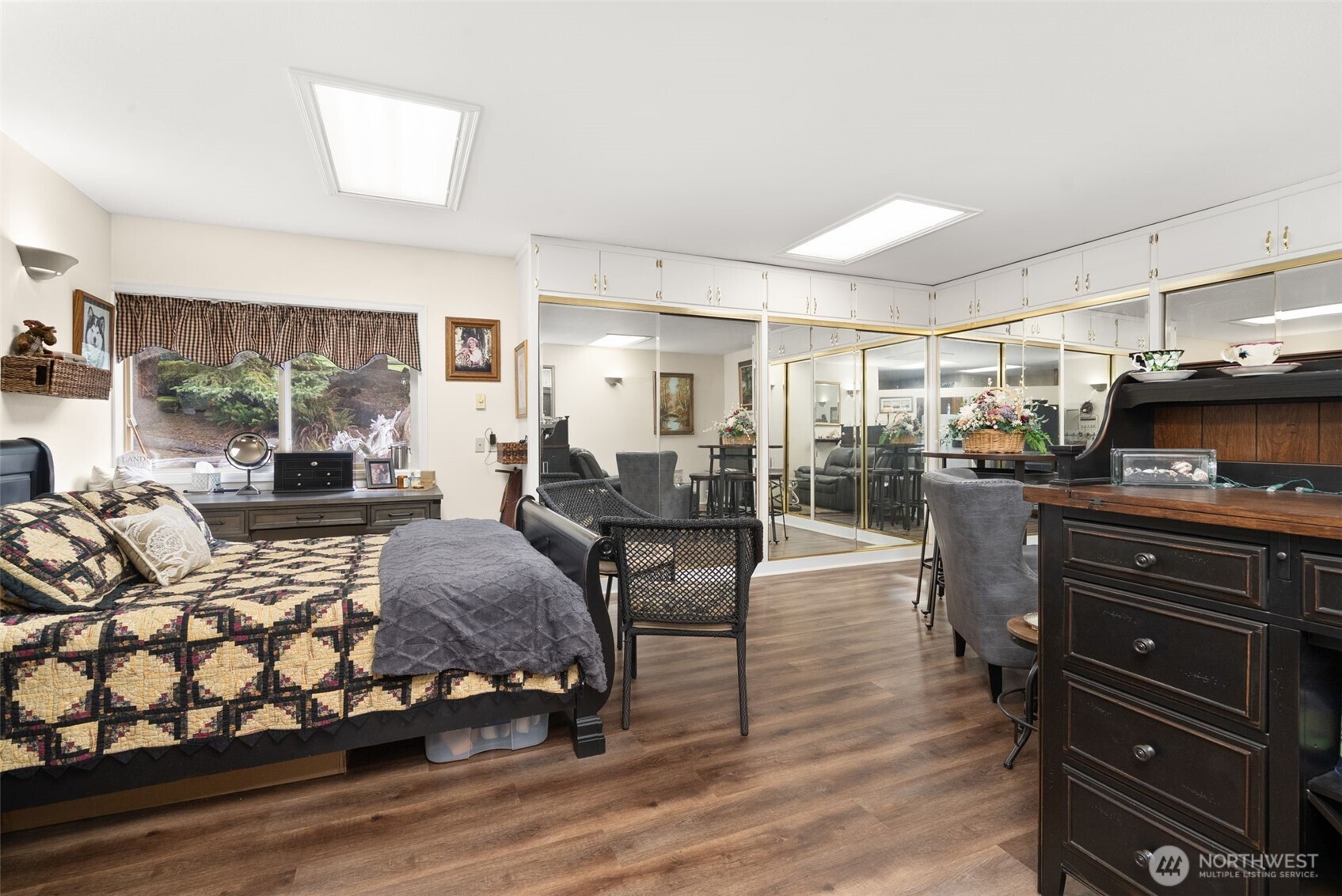 65 Wilderness Road Oakville, WA 98568 - Photo 17 of 40 a living room with furniture and a wooden floor