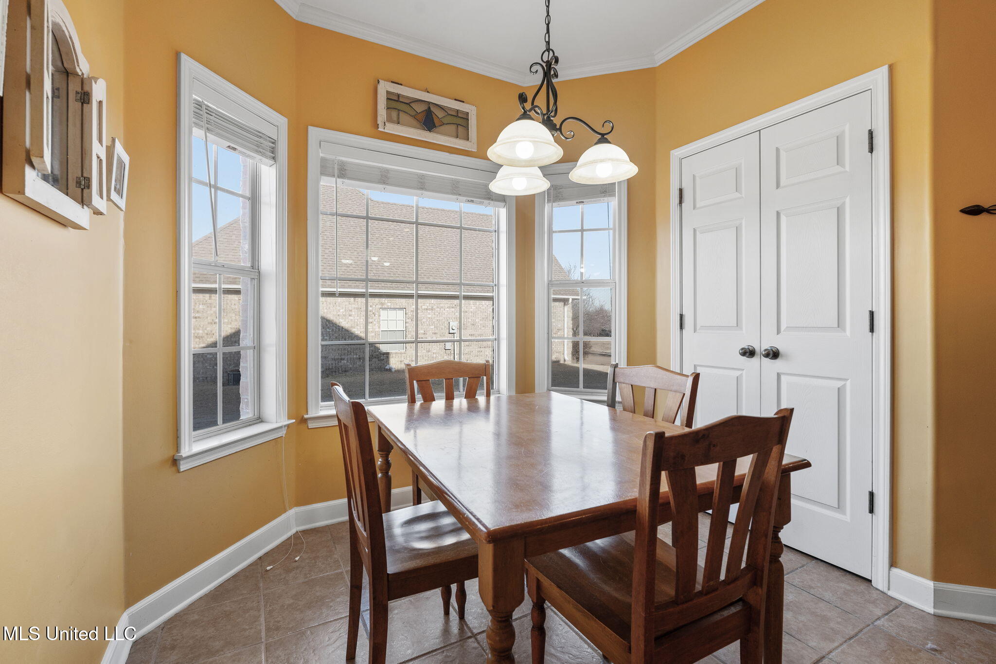 69 Lake Pointe Drive Hernando, MS 38632 - Photo 12 of 27 Breakfast Area