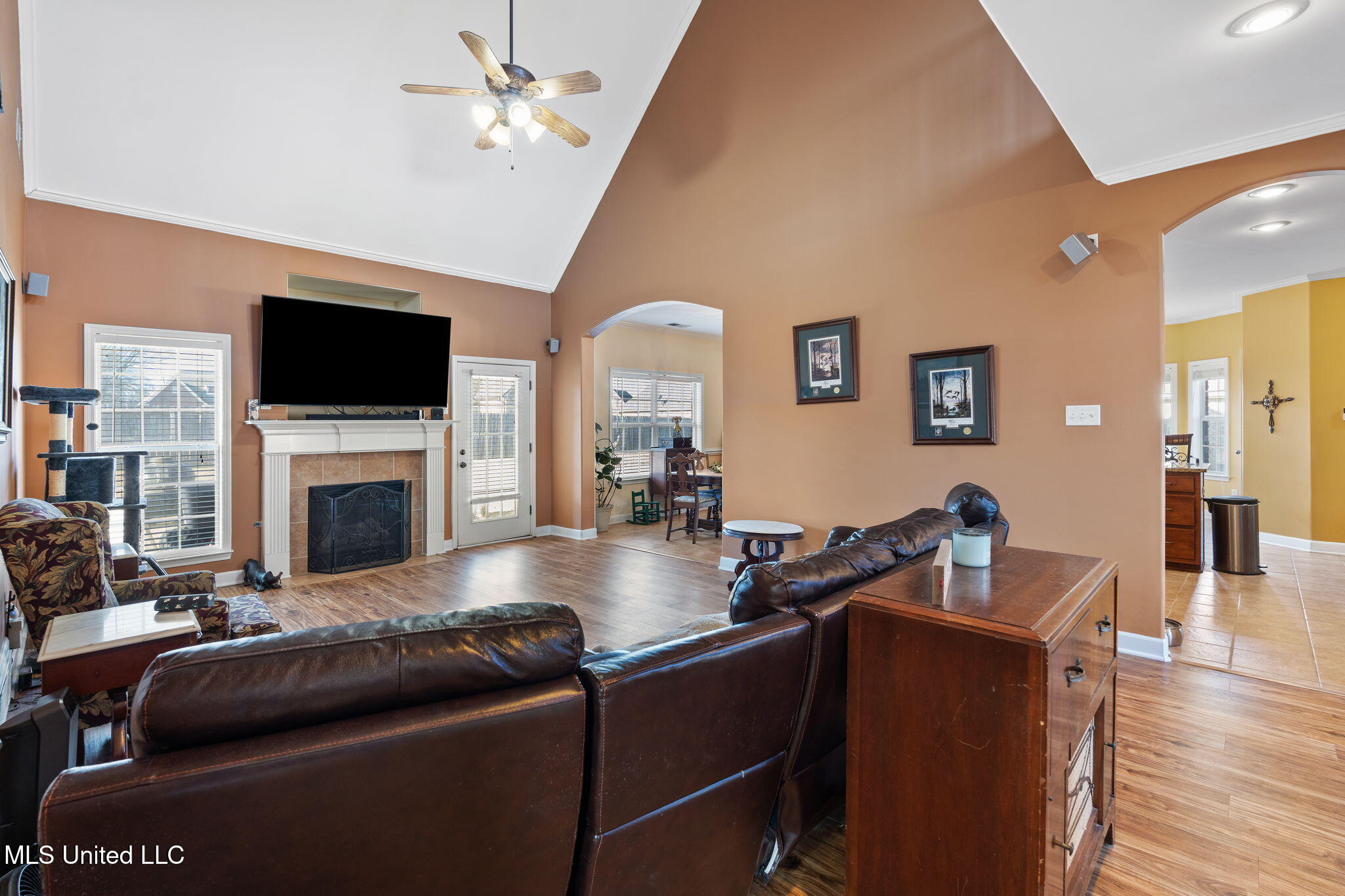 69 Lake Pointe Drive Hernando, MS 38632 - Photo 6 of 27 Great Room View 2