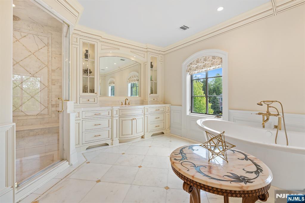 1 Sandstone Ridge Upper Saddle River, NJ 07458 - Photo 29 of 48