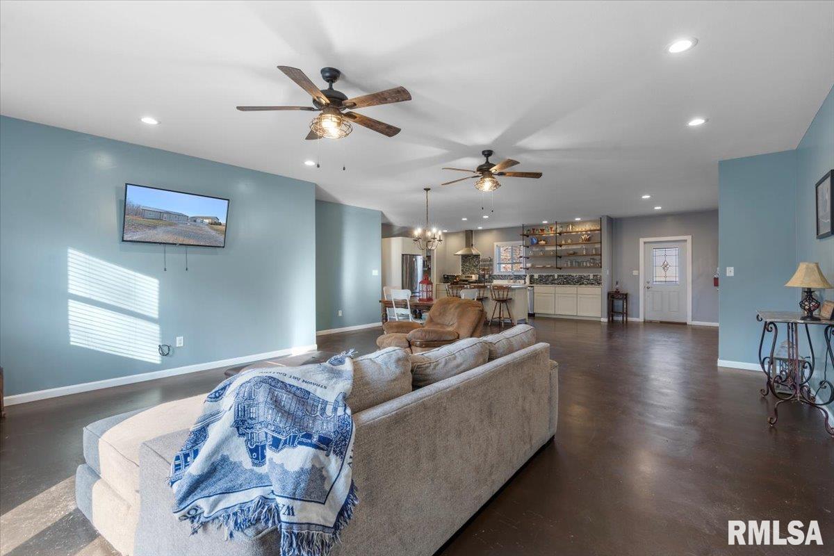 607 Stewart Road Franklin, IL 62638 - Photo 15 of 47