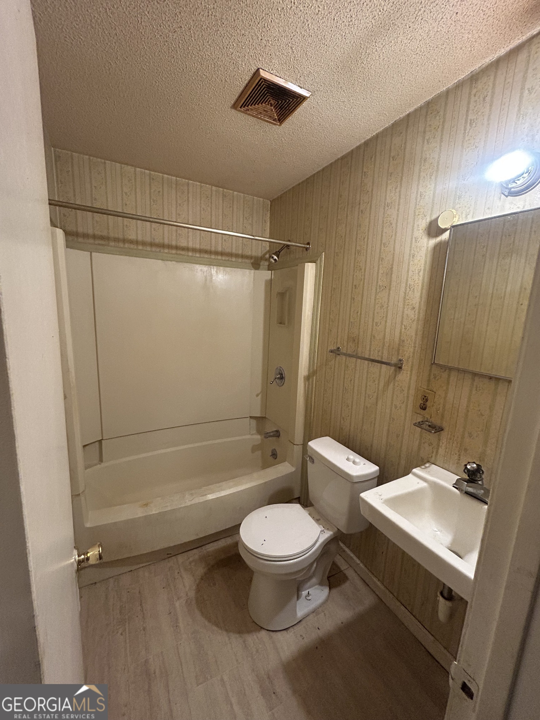 1031 King Circle Perry, GA 31069 - Photo 6 of 7