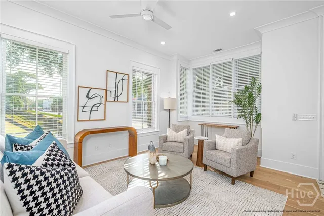 $2,999 | 218 West 43rd Street, Savannah, GA 31401