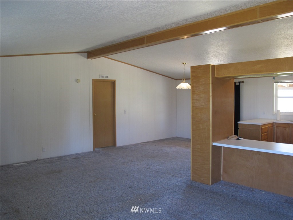 6502 Ferguson Road Northeast Moses Lake, WA 98837 - Photo 4 of 20