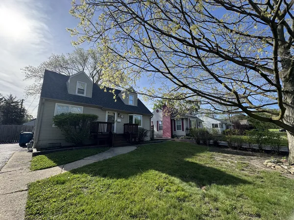 $3,500 | 20 Iowa Avenue, Addison, IL 60101