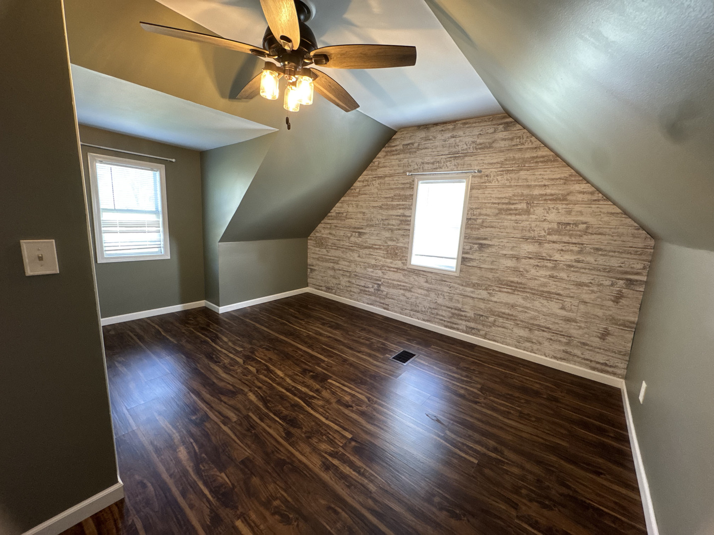 20 Iowa Avenue Addison, IL 60101 - Photo 16 of 25