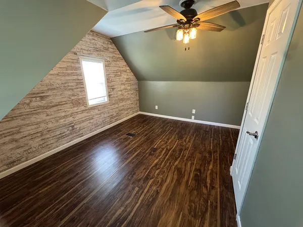 $3,500 | 20 Iowa Avenue, Addison, IL 60101