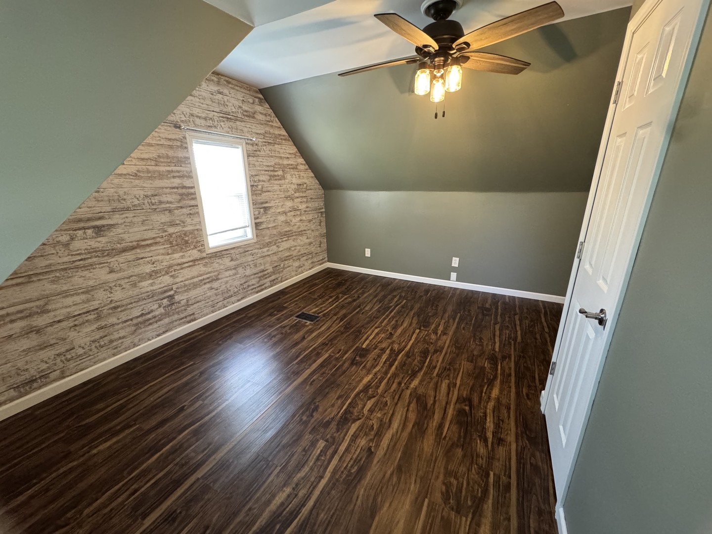 20 Iowa Avenue Addison, IL 60101 - Photo 17 of 25