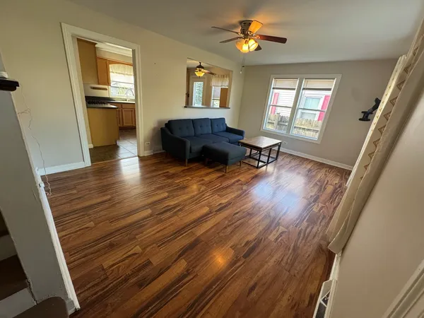 $3,500 | 20 Iowa Avenue, Addison, IL 60101