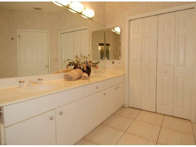 103 North Ocean Boulevard, Unit 103 Boca Raton, FL 33432 - Photo 16 of 25 Bathroom Master
