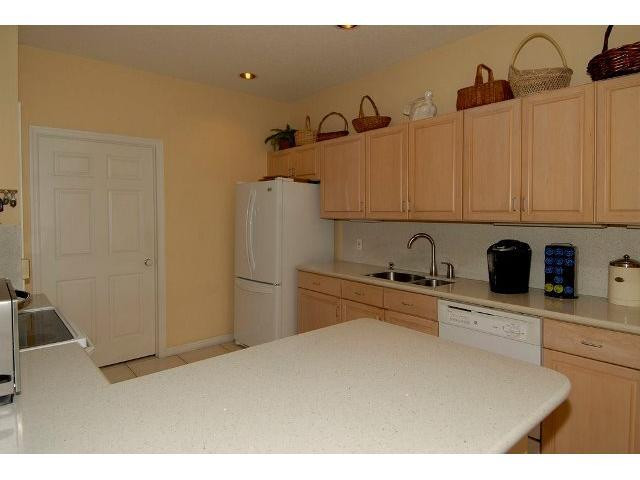 103 North Ocean Boulevard, Unit 103 Boca Raton, FL 33432 - Photo 3 of 25 Kitchen