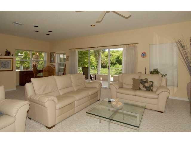 103 North Ocean Boulevard, Unit 103 Boca Raton, FL 33432 - Photo 10 of 25 Living Room