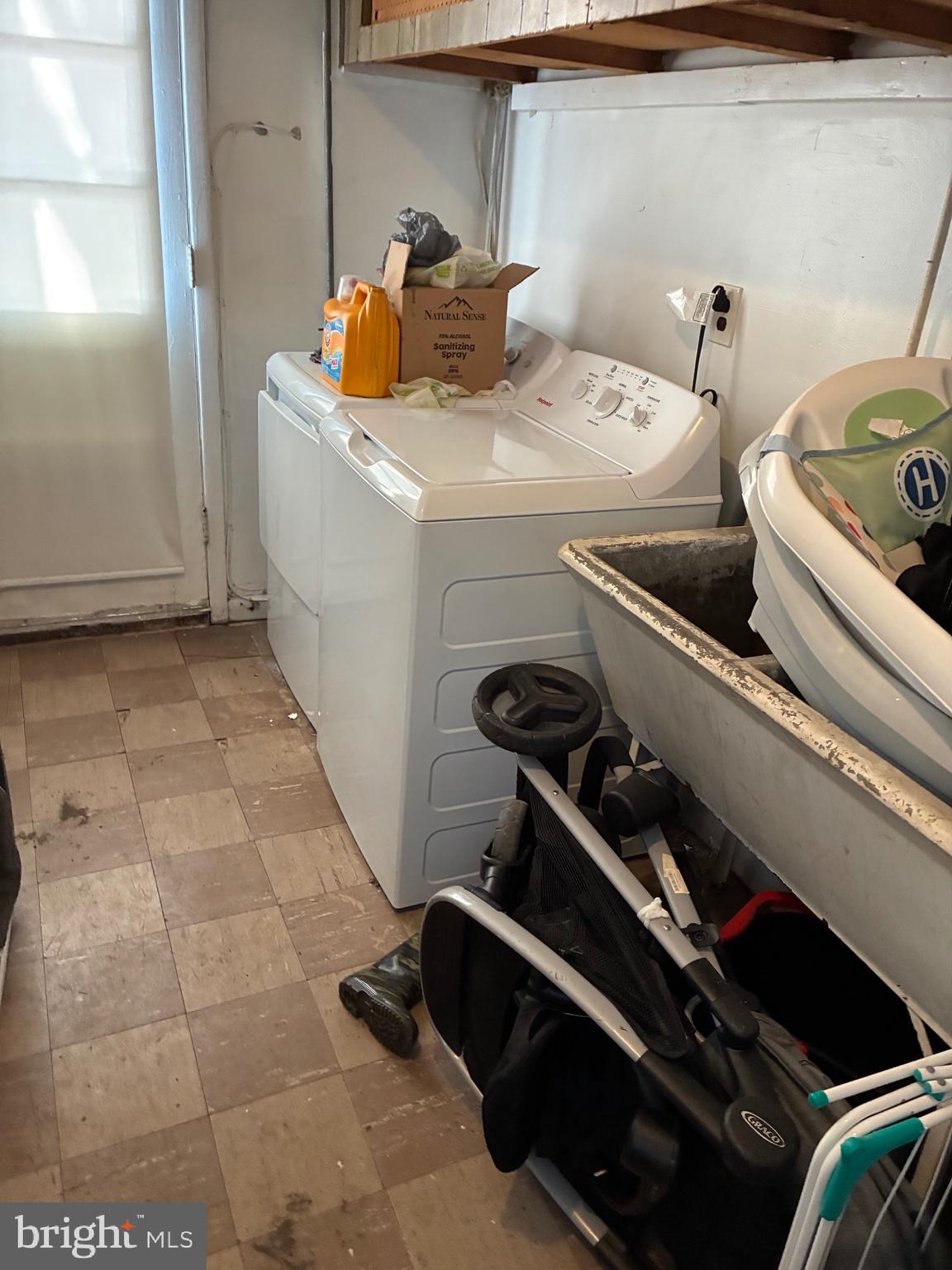 10039 Bridle Road Philadelphia, PA 19116 - Photo 3 of 6 Laundry area