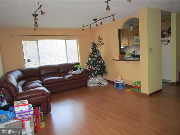 9372 Neil Road, Unit B Philadelphia, PA 19115 - Photo 8 of 11 Living Room