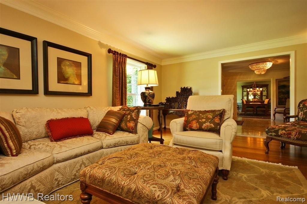 583 Overbrook Road Bloomfield Hills, MI 48302 - Photo 3 of 22 Formal living Room