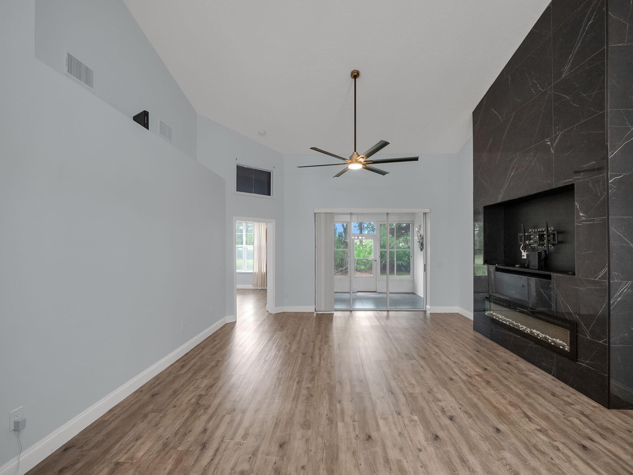 1583 Southwest Harbour Isles Circle, Unit 57 Port St. Lucie, FL 34986 - Photo 9 of 33 Living Area