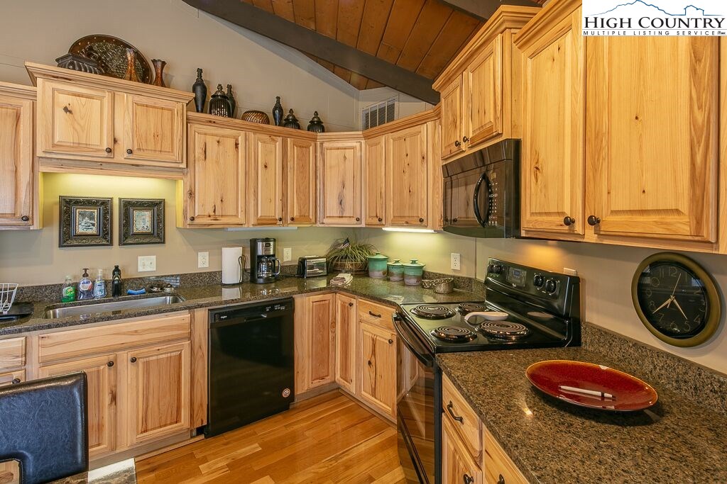 126 Lower Grouse Ridge Road Beech Mountain, NC 28604 - Photo 11 of 40 Gallery Image 11