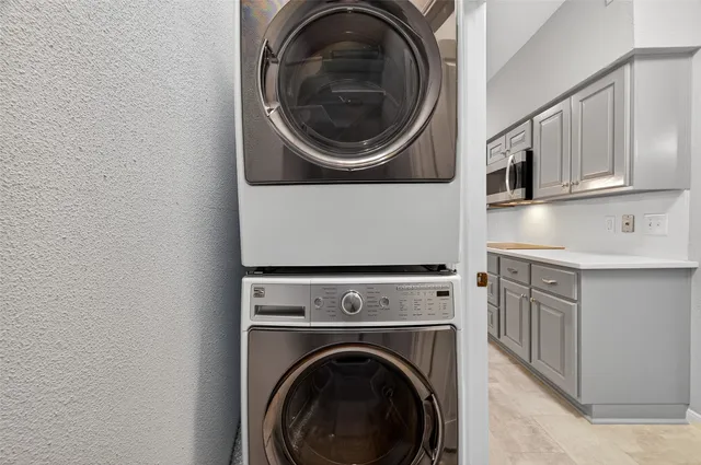 $197,000 | 2400 North Braeswood Boulevard, Unit 129, Houston, TX 77030