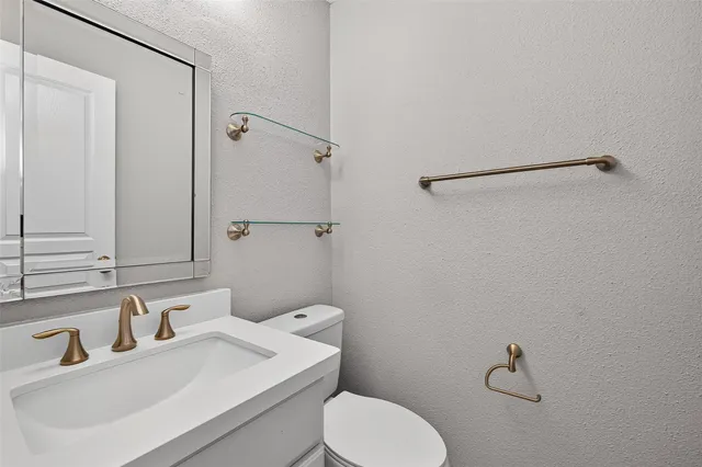 $197,000 | 2400 North Braeswood Boulevard, Unit 129, Houston, TX 77030