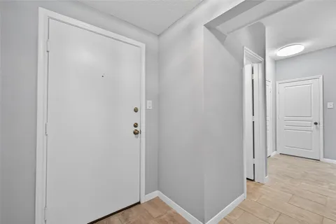 $197,000 | 2400 North Braeswood Boulevard, Unit 129, Houston, TX 77030