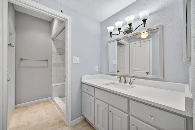 $197,000 | 2400 North Braeswood Boulevard, Unit 129, Houston, TX 77030