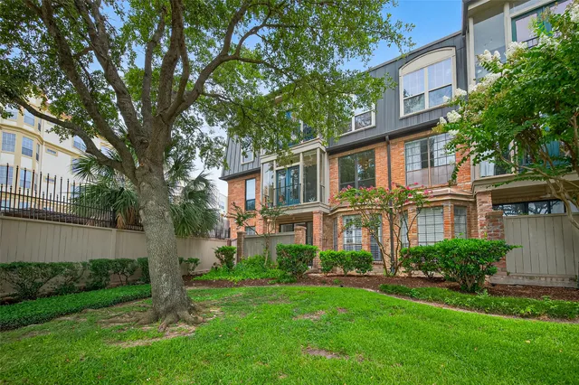 $197,000 | 2400 North Braeswood Boulevard, Unit 129, Houston, TX 77030
