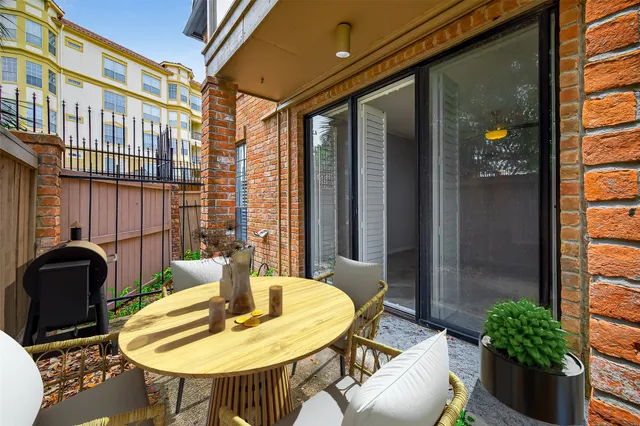 $197,000 | 2400 North Braeswood Boulevard, Unit 129, Houston, TX 77030