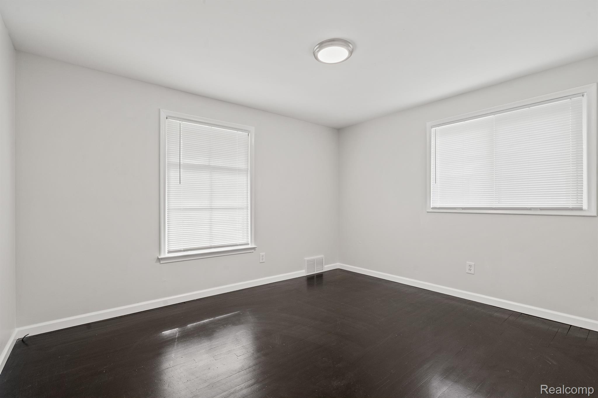 29377 Rambling Road Southfield, MI 48076 - Photo 14 of 18 Gallery Image 14
