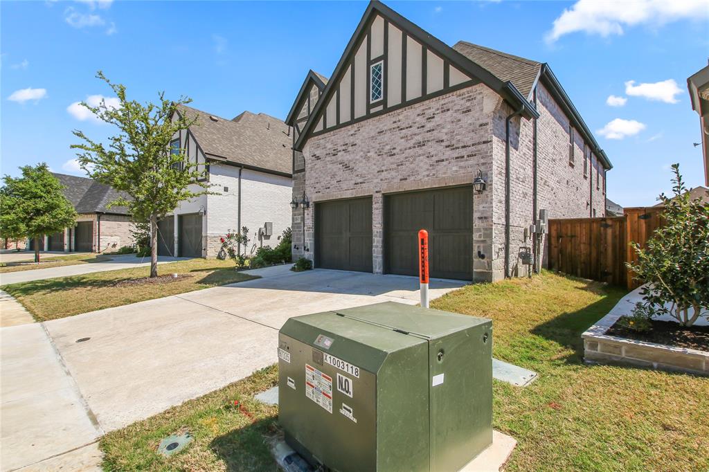 8425 Colburn The Colony, TX 75056 - Photo 3 of 37
