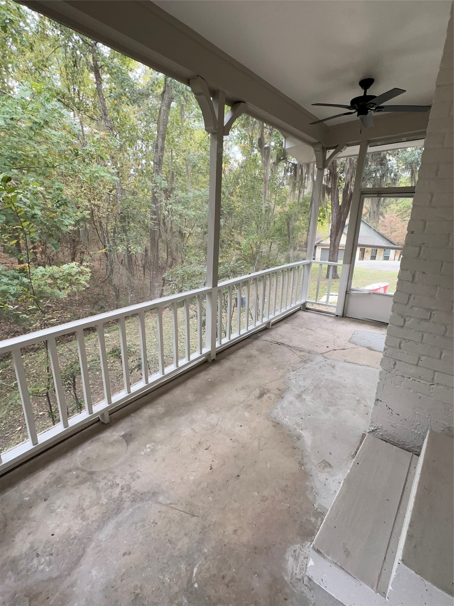 71 Castaway Lane Coldspring, TX 77331 - Photo 5 of 15 Outdoor screened in porch