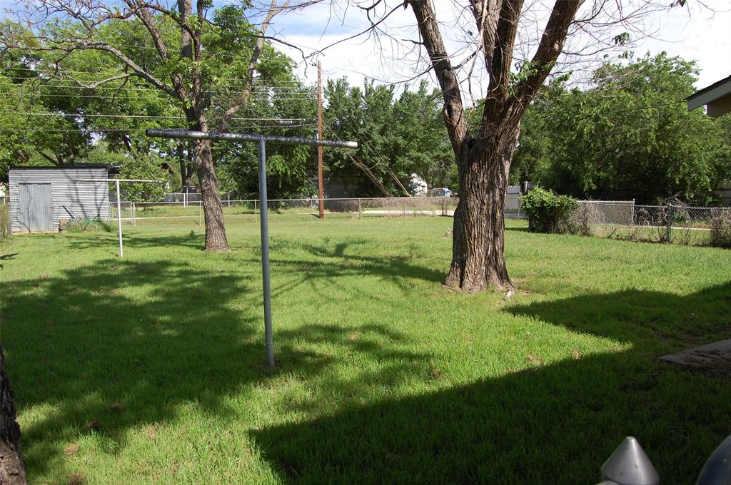 141 Ragland Street Graham, TX 76450 - Photo 4 of 17