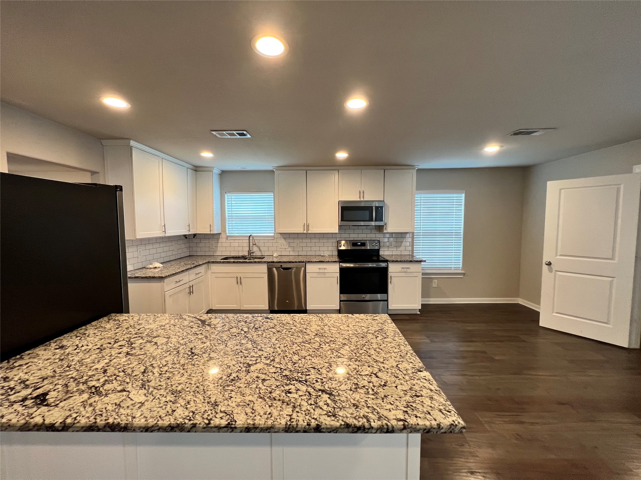203 Acorn Tree Court Spring, TX 77388 - Photo 8 of 36